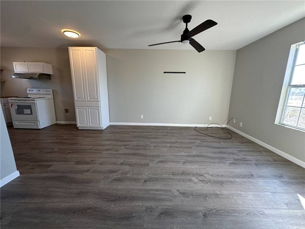 Apartment for rent at 3152 Meadow Lane, Robstown, TX 78380