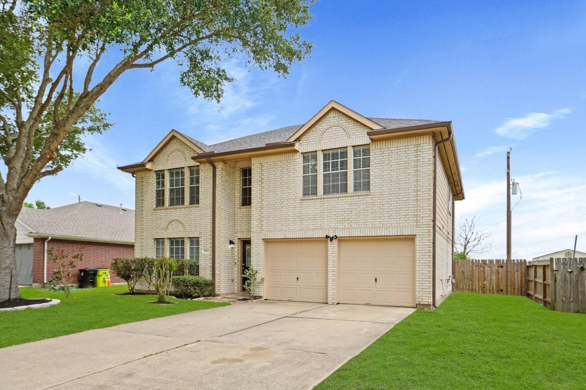 Apartment for rent at 5003 E Parma Dr, Rosenberg, TX 77471