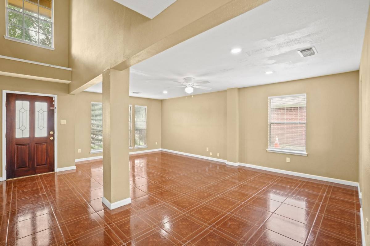 Apartment for rent at 5003 E Parma Dr, Rosenberg, TX 77471