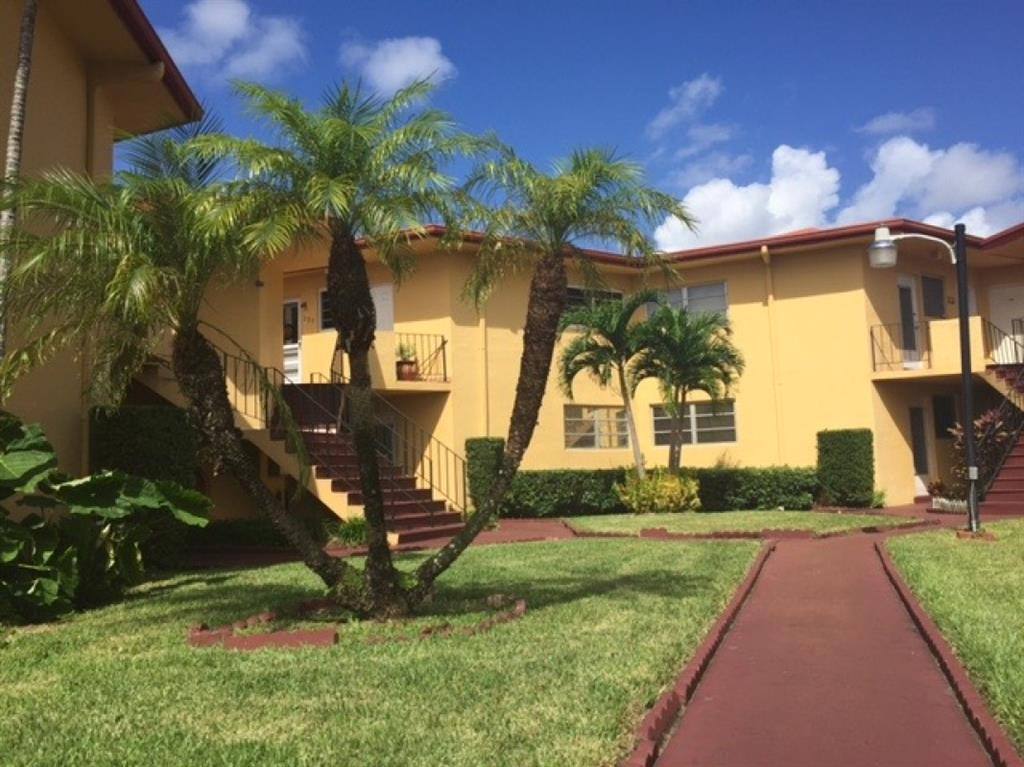 Apartment for rent at 1715 NE Miami Gardens Dr #129, Miami, FL 33179