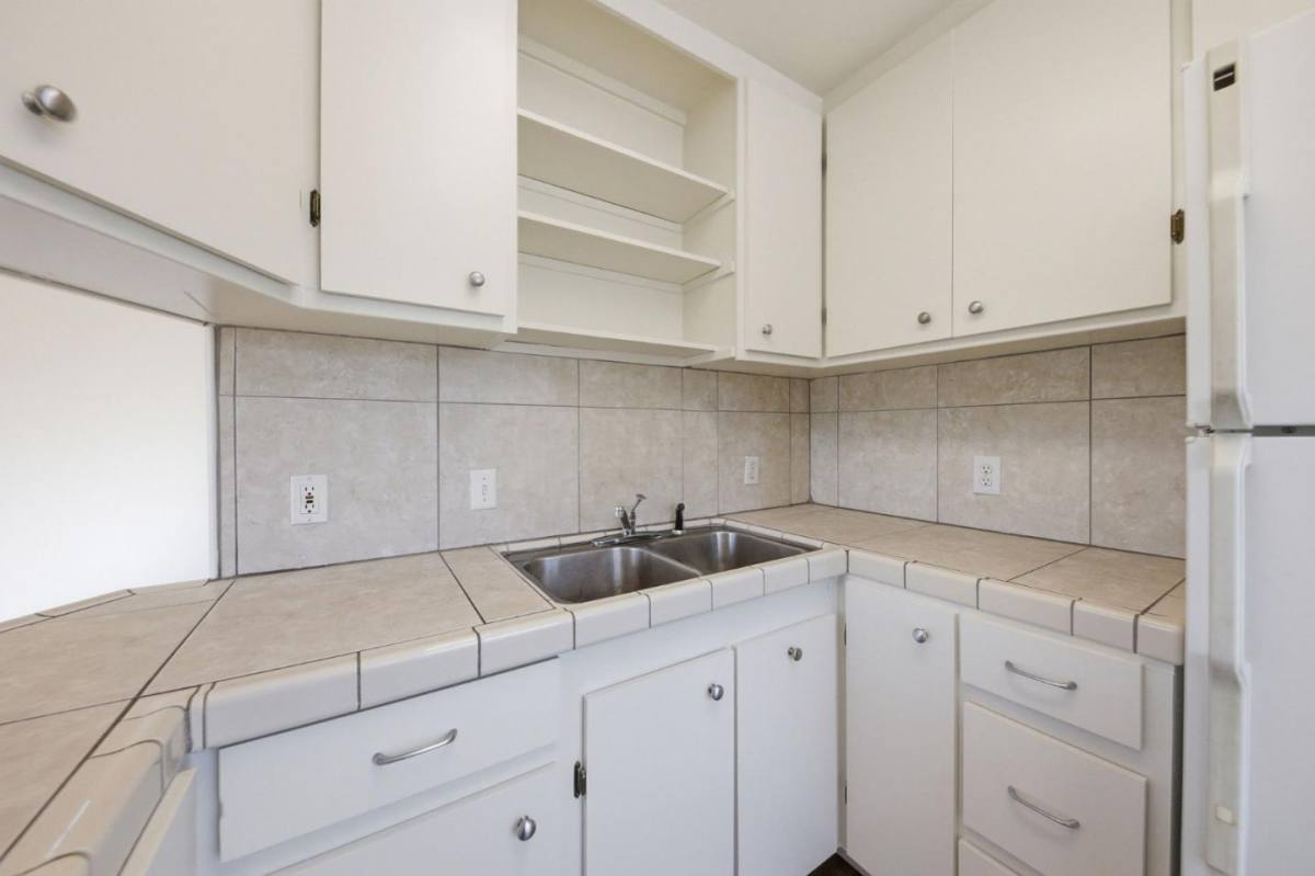 Condo for rent at 614 A Redwood Ave #614, Redwood City, CA 94061