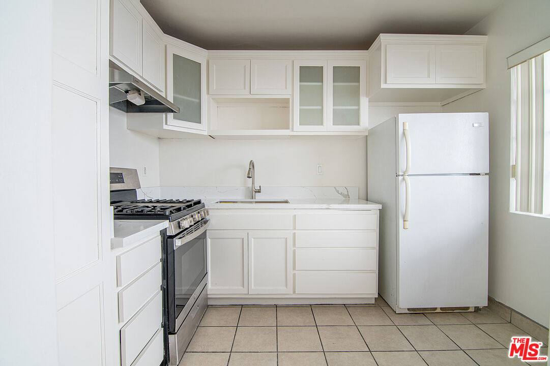Apartment for rent at 1937 S Bedford St #4, Los Angeles, CA 90034