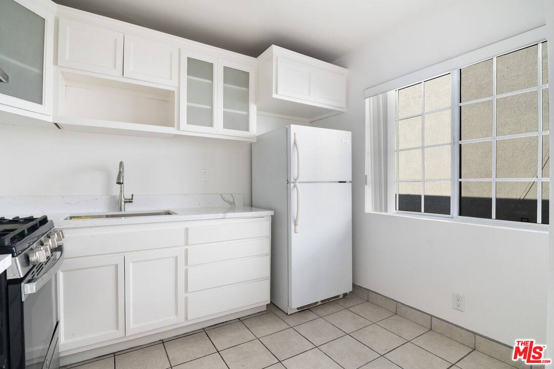 Apartment for rent at 1937 S Bedford St #4, Los Angeles, CA 90034