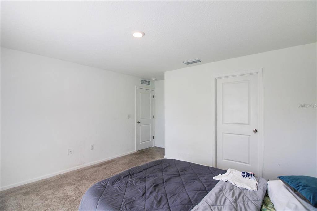 Apartment for rent at 10276 N Spaulding Dr, Dunnellon, FL 34433