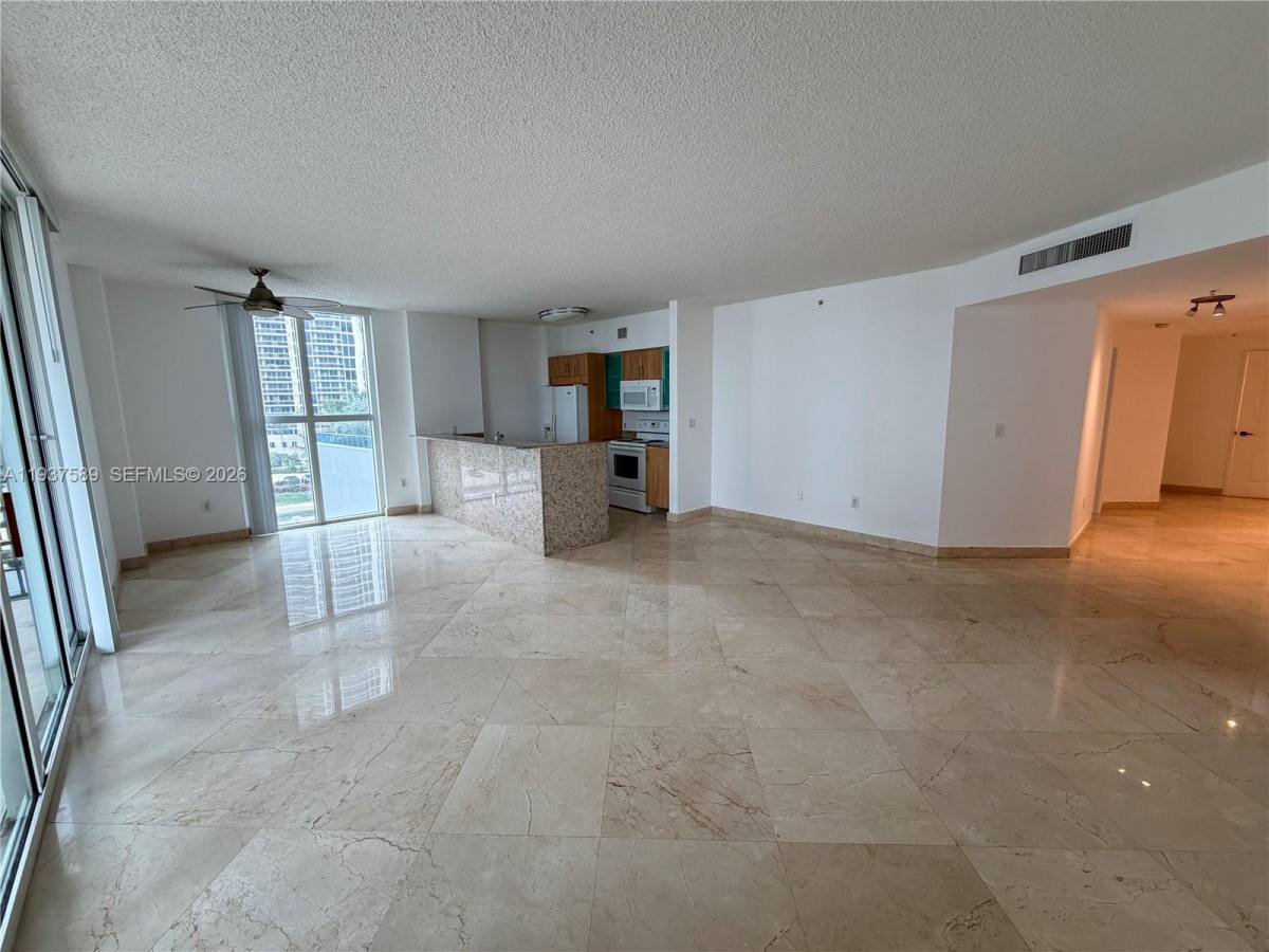 Apartment for rent at 17555 Atlantic Blvd #607, North Miami Beach, FL 33160