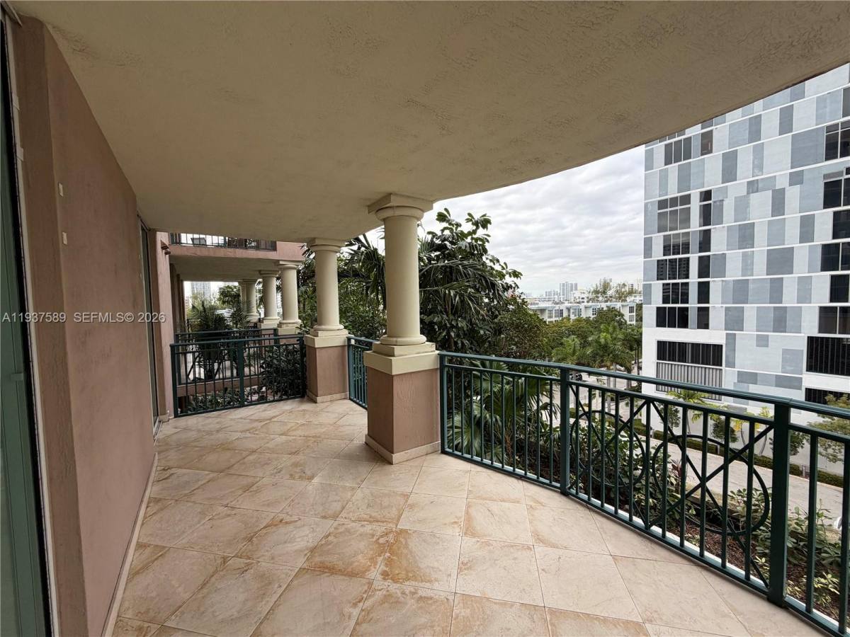 Apartment for rent at 17555 Atlantic Blvd #607, North Miami Beach, FL 33160