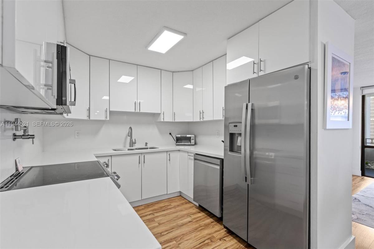 Condo for rent at 13953 Kendale Lakes Circle #13953608B, Miami, FL 33183