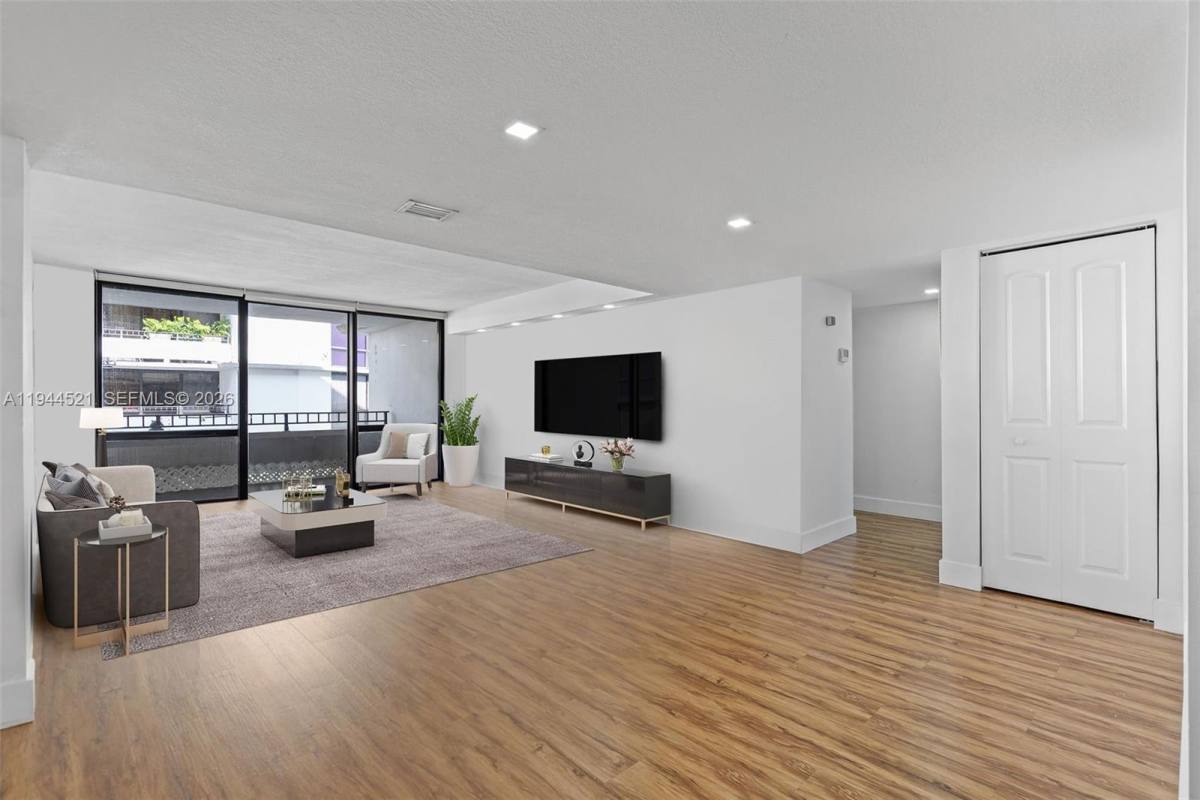 Condo for rent at 13953 Kendale Lakes Circle #13953608B, Miami, FL 33183