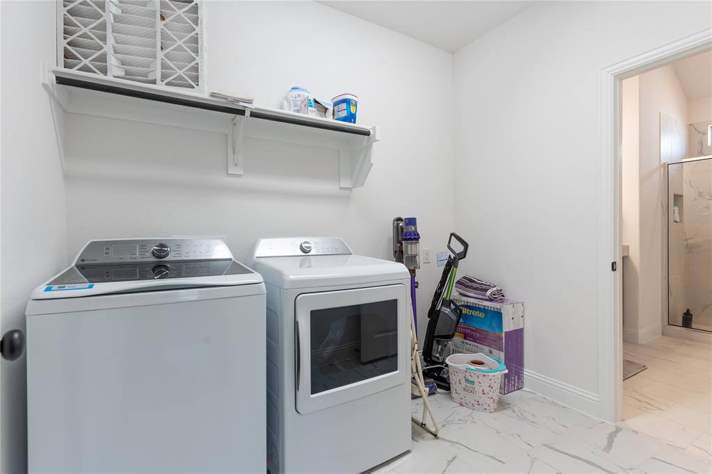 Apartment for rent at 5200 Woodway Dr, Argyle, TX 76226