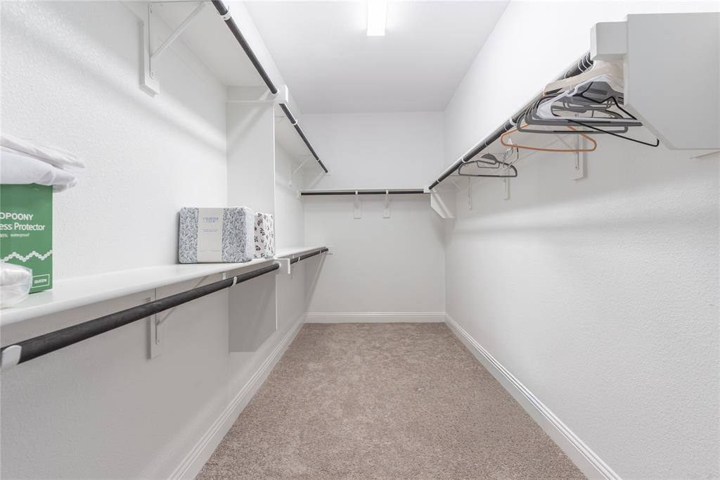 Apartment for rent at 5200 Woodway Dr, Argyle, TX 76226