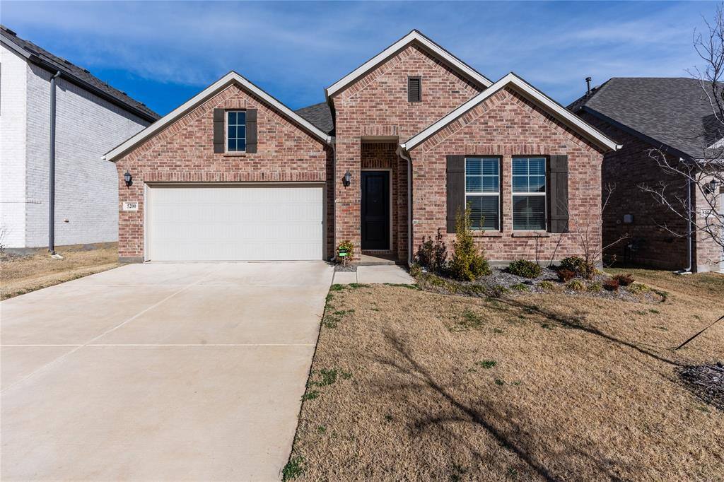 Apartment for rent at 5200 Woodway Dr, Argyle, TX 76226