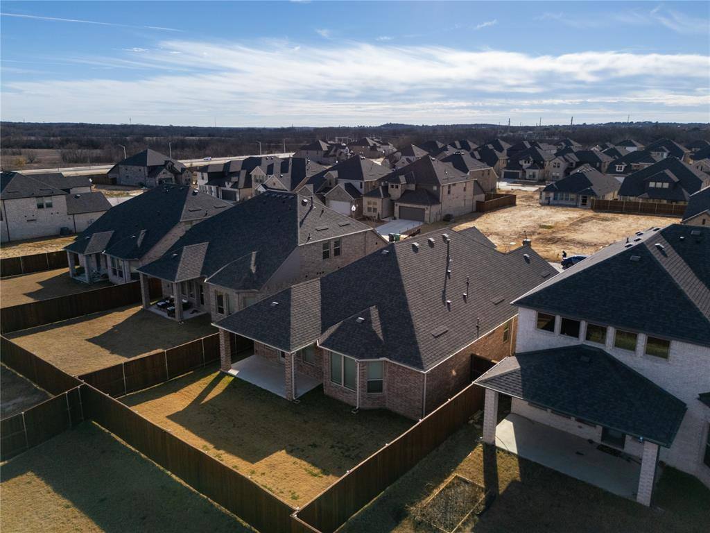 Apartment for rent at 5200 Woodway Dr, Argyle, TX 76226