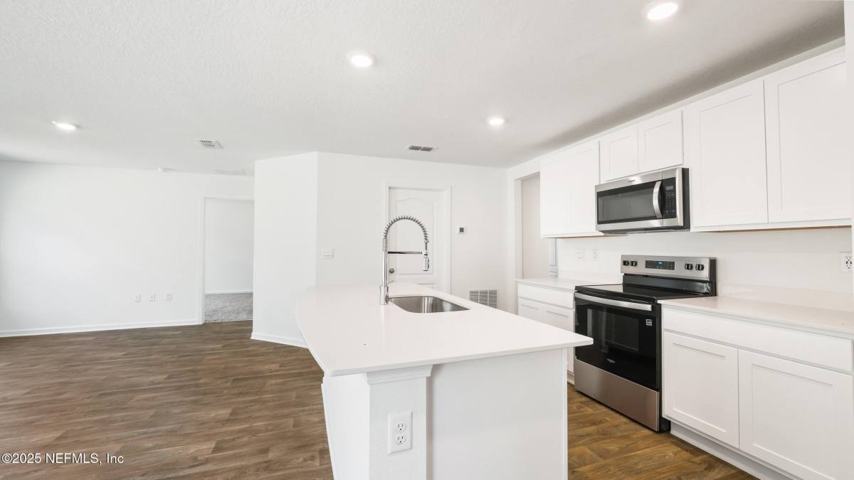 Apartment for rent at 12040 Grand Herring Way, Jacksonville, FL 32219