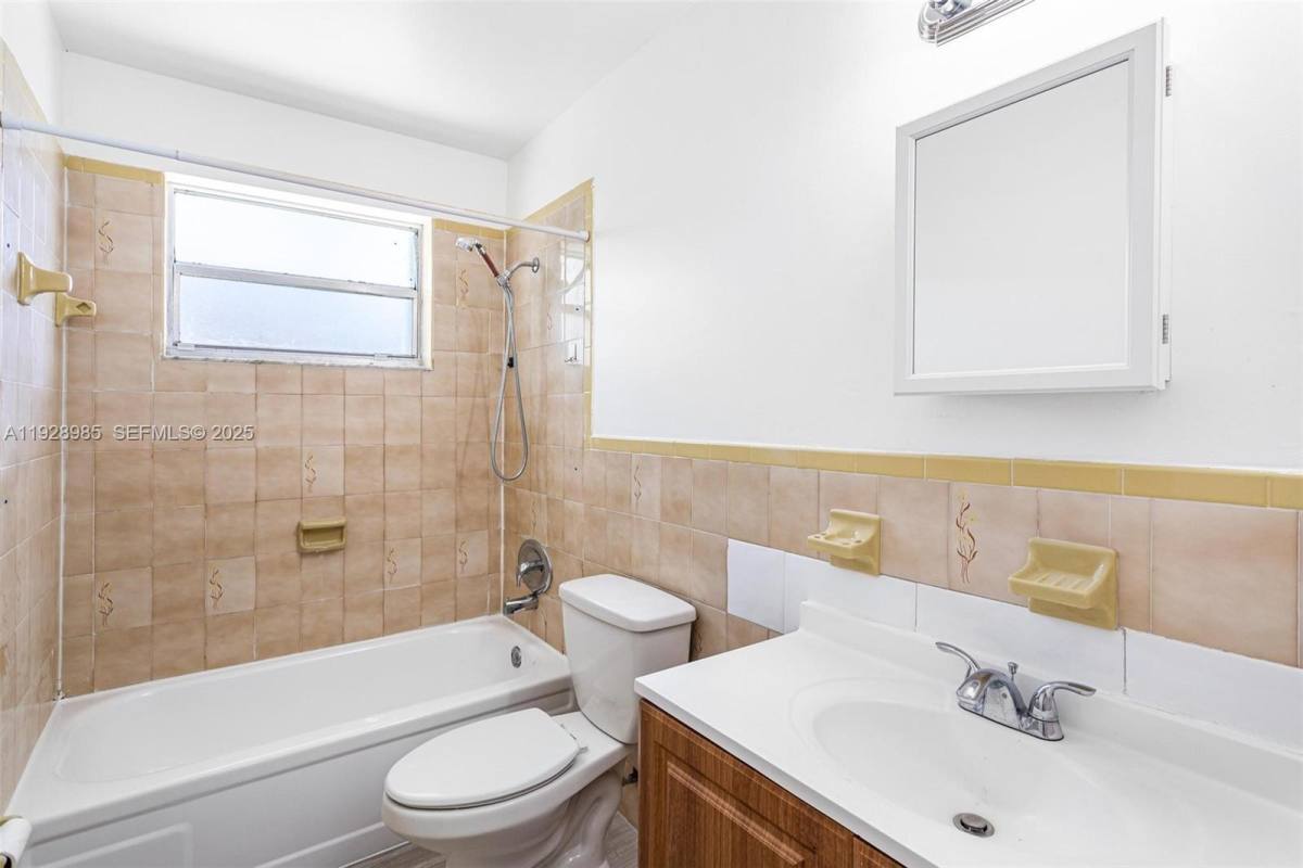 Apartment for rent at 1722 NW 5th St, Miami, FL 33125