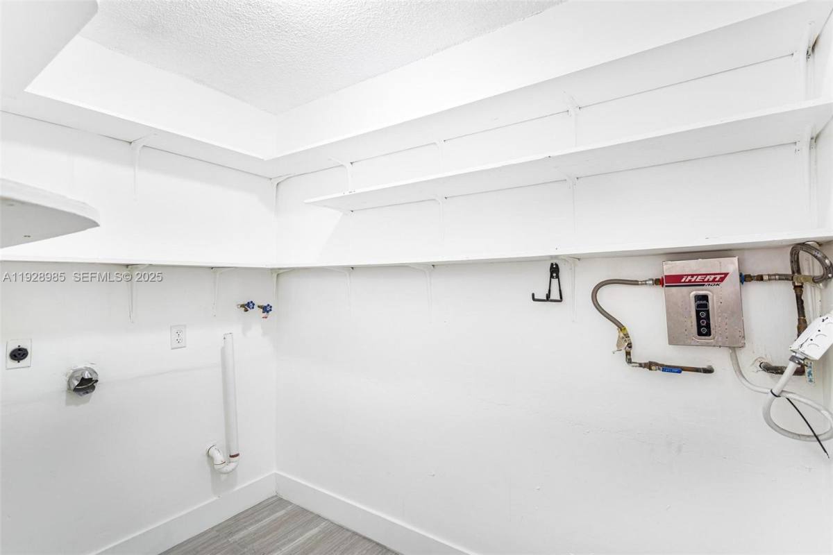 Apartment for rent at 1722 NW 5th St, Miami, FL 33125