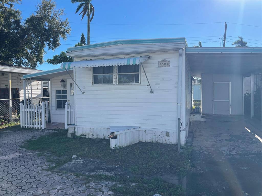 Apartment for rent at 8508 SW 16th Court, Fort Lauderdale, FL 33324