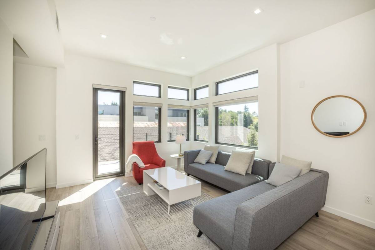 Apartment for rent at 1285 El Camino Real, Menlo Park, CA 94025