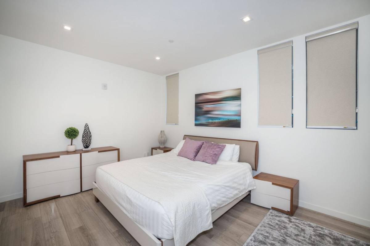 Apartment for rent at 1285 El Camino Real, Menlo Park, CA 94025