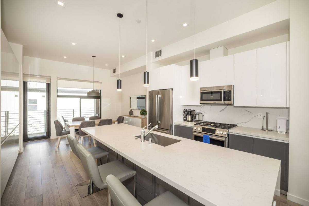 Apartment for rent at 1285 El Camino Real, Menlo Park, CA 94025