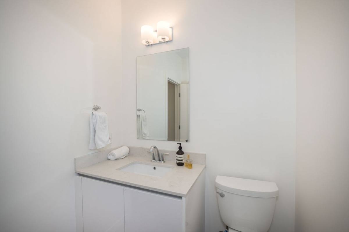 Apartment for rent at 1285 El Camino Real, Menlo Park, CA 94025