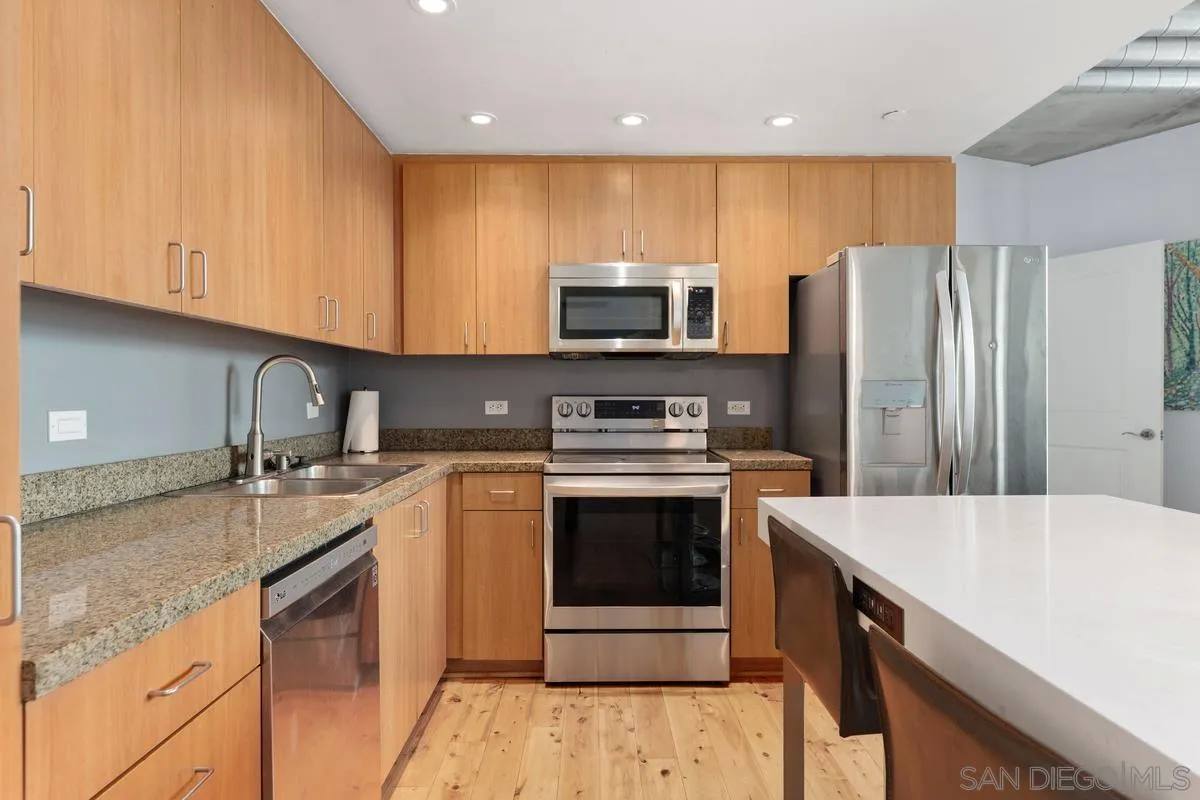 Apartment for rent at 1080 Park Blvd #916, San Diego, CA 92101