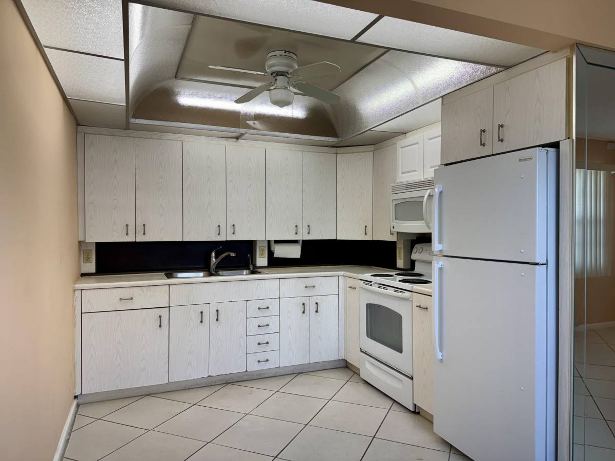 Apartment for rent at 4053 Hythe A, Boca Raton, FL 33434