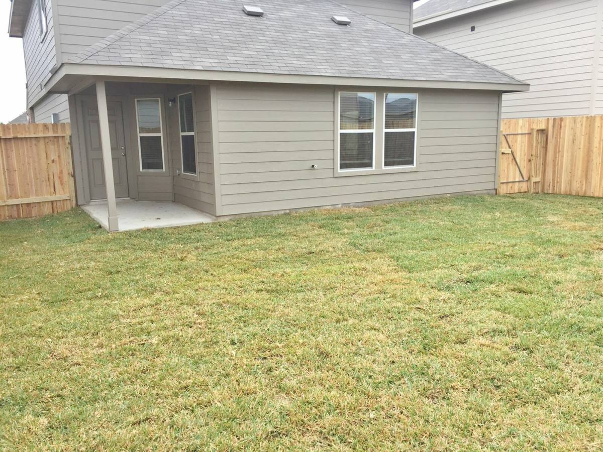 Apartment for rent at 18926 Venito Dr, Katy, TX 77449