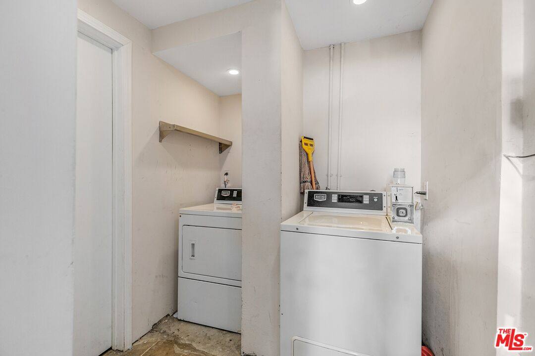 Apartment for rent at 3996 Berryman Ave, Los Angeles, CA 90066