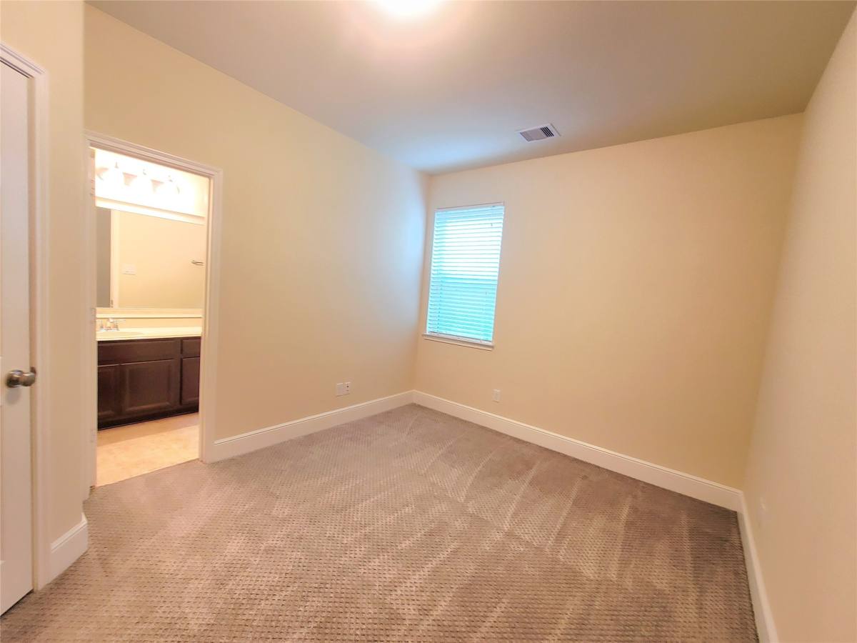 Apartment for rent at 5822 Crawford Hill Lane, Sugar Land, TX 77479