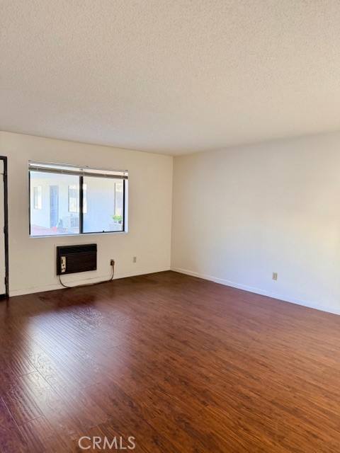 Apartment for rent at 1180 Crenshaw Blvd #111, Los Angeles, CA 90019