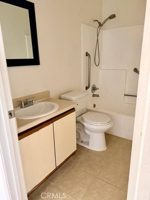 Apartment for rent at 1180 Crenshaw Blvd #111, Los Angeles, CA 90019