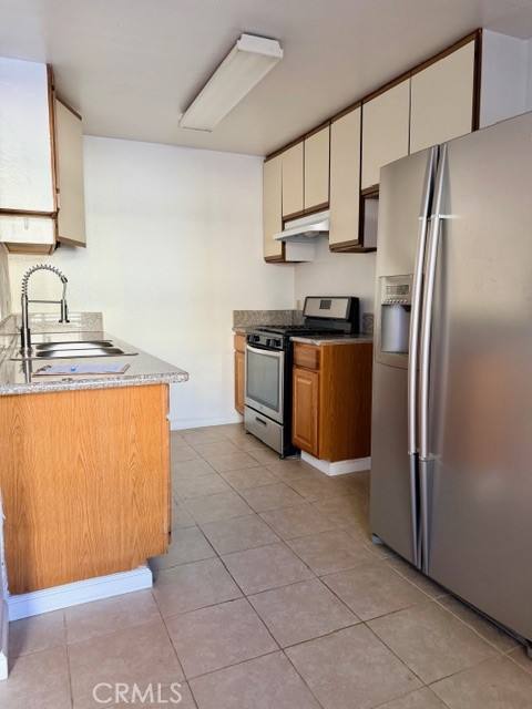 Apartment for rent at 1180 Crenshaw Blvd #111, Los Angeles, CA 90019