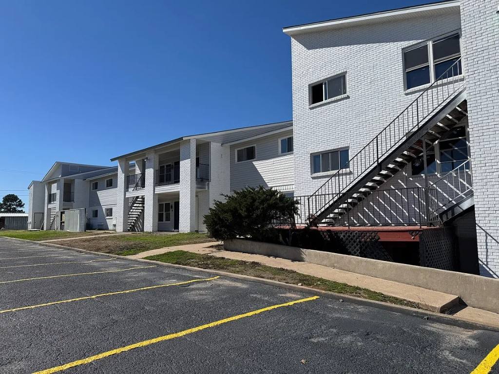 Apartment for rent at 345 FM 86 #11, Luling, TX 78648