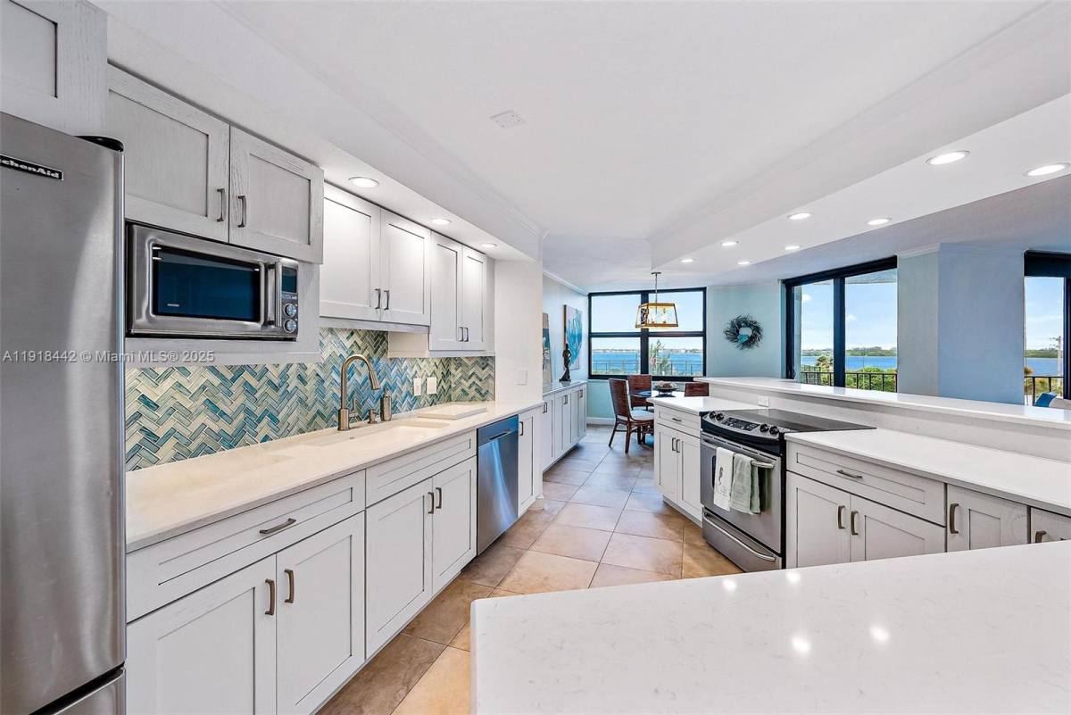 Apartment for rent at 5420 N Ocean Dr #305, West Palm Beach, FL 33404