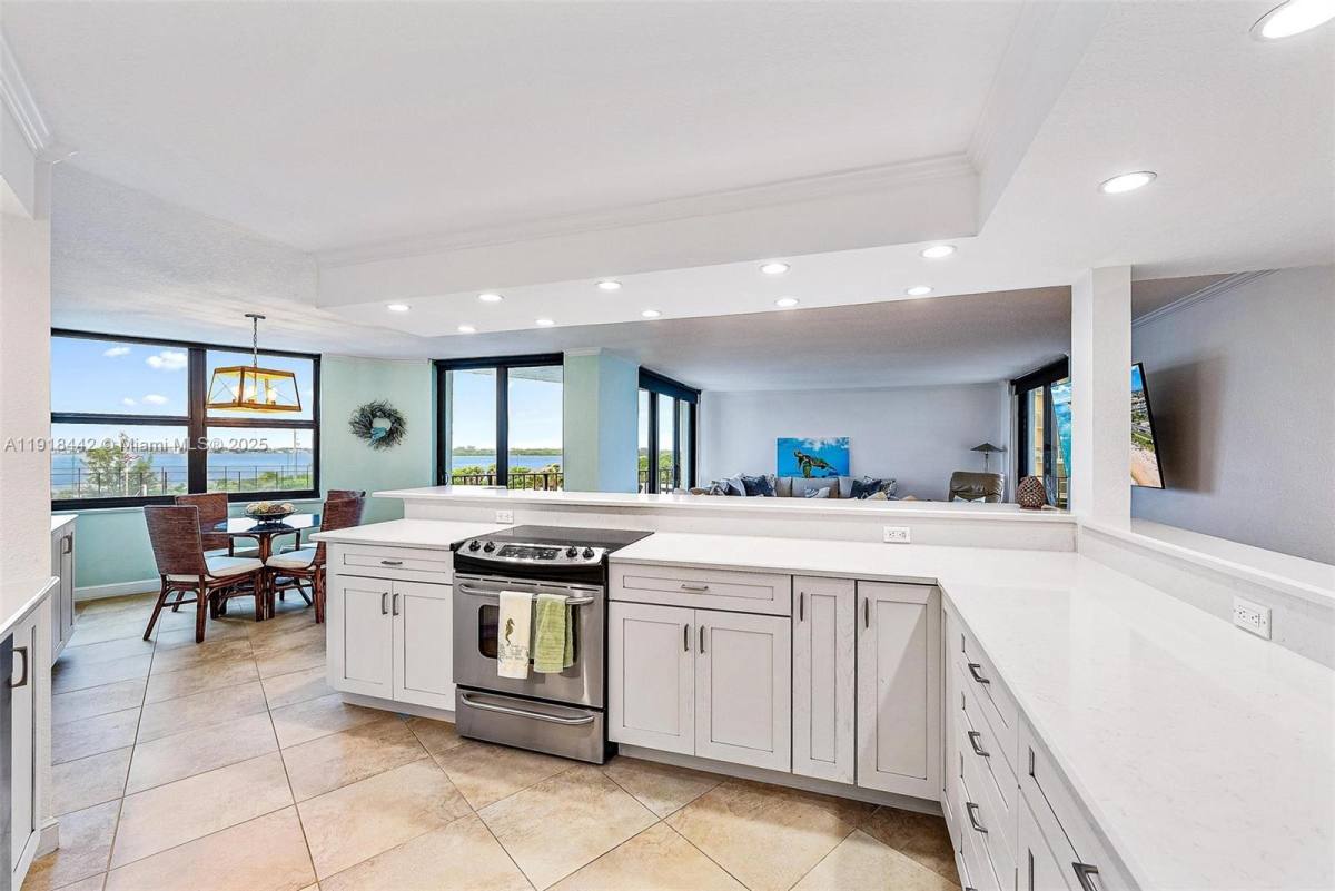 Apartment for rent at 5420 N Ocean Dr #305, West Palm Beach, FL 33404