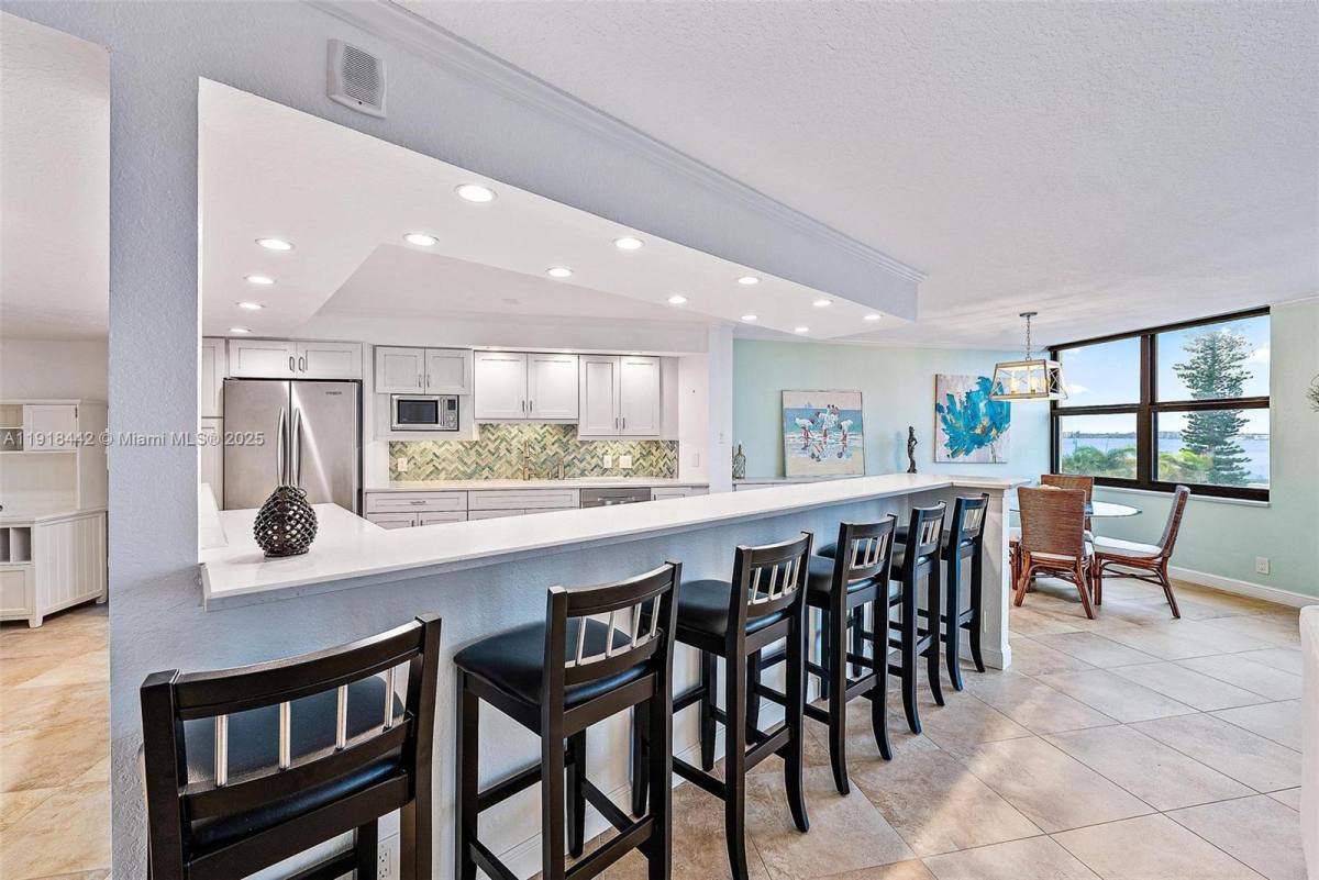 Apartment for rent at 5420 N Ocean Dr #305, West Palm Beach, FL 33404