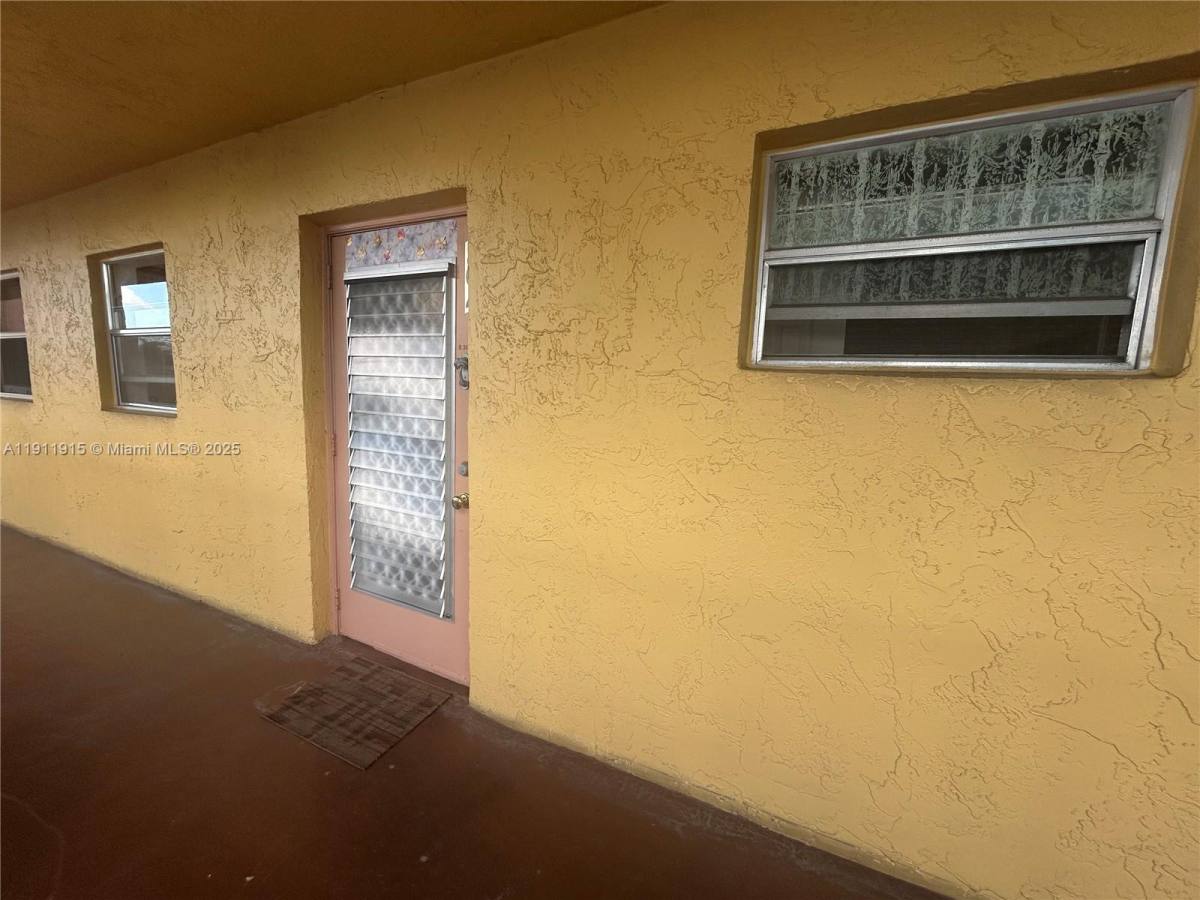 Condo for rent at 6750 Royal Palm Blvd #6750204E, Pompano Beach, FL 33063