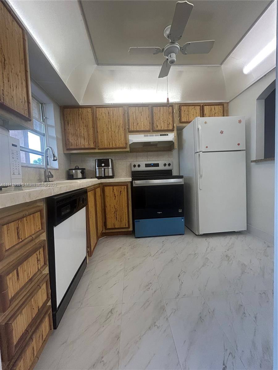 Condo for rent at 6750 Royal Palm Blvd #6750204E, Pompano Beach, FL 33063