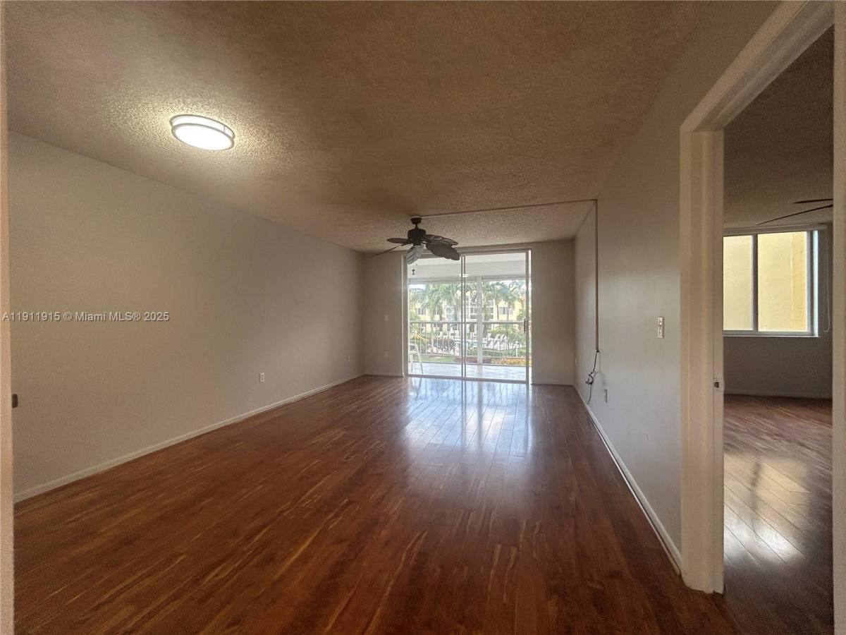 Condo for rent at 6750 Royal Palm Blvd #6750204E, Pompano Beach, FL 33063
