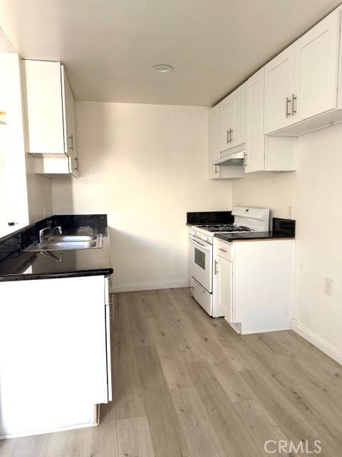 Apartment for rent at 1180 Crenshaw Blvd #212, Los Angeles, CA 90019