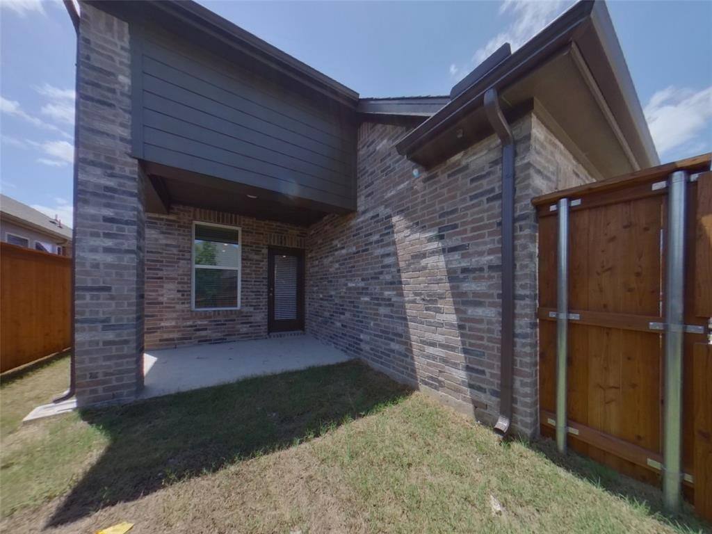 Apartment for rent at 2552 Finch Hollow Dr, McKinney, TX 75071