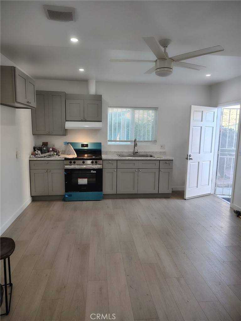 Apartment for rent at 1822 W 41st St, Los Angeles, CA 90062