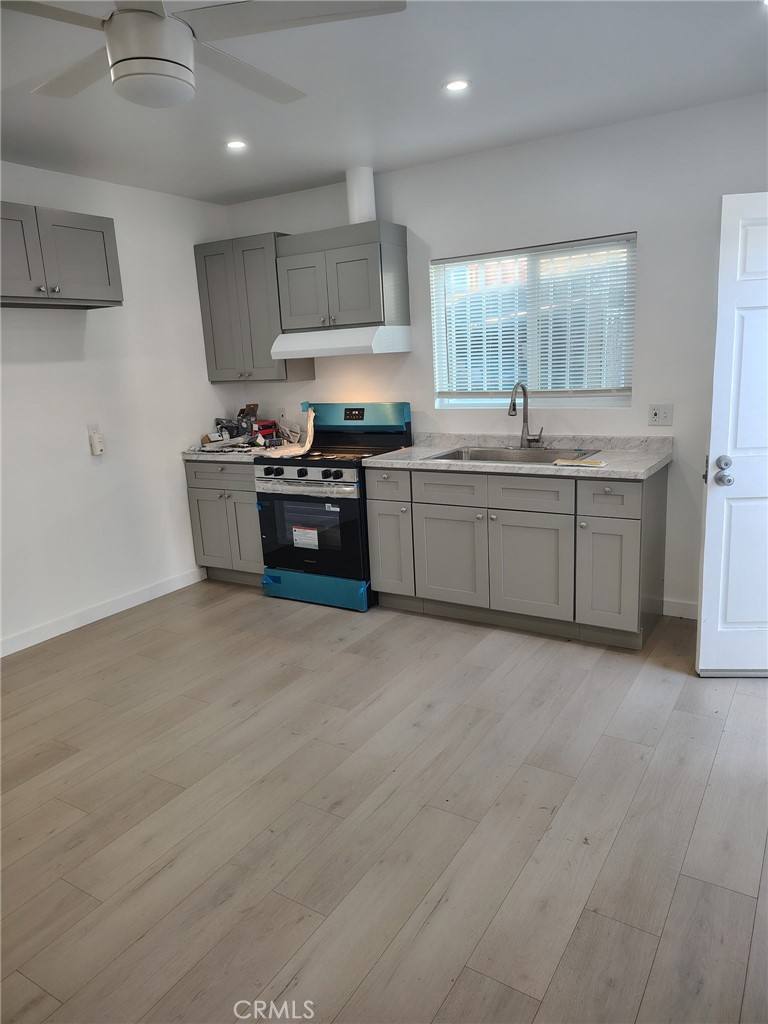 Apartment for rent at 1822 W 41st St, Los Angeles, CA 90062