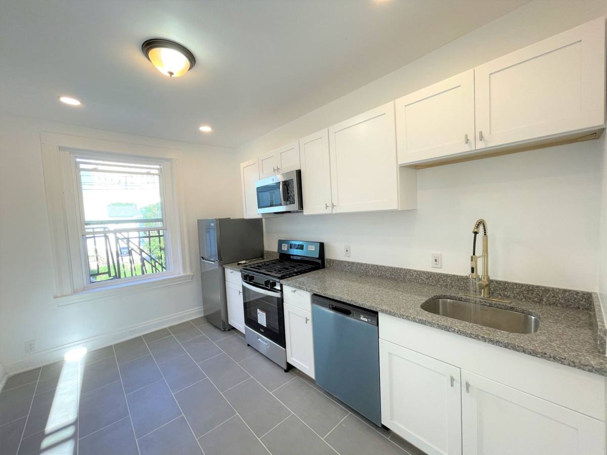 Apartment for rent at 107 Parkhurst St, Pittsburgh, PA 15212