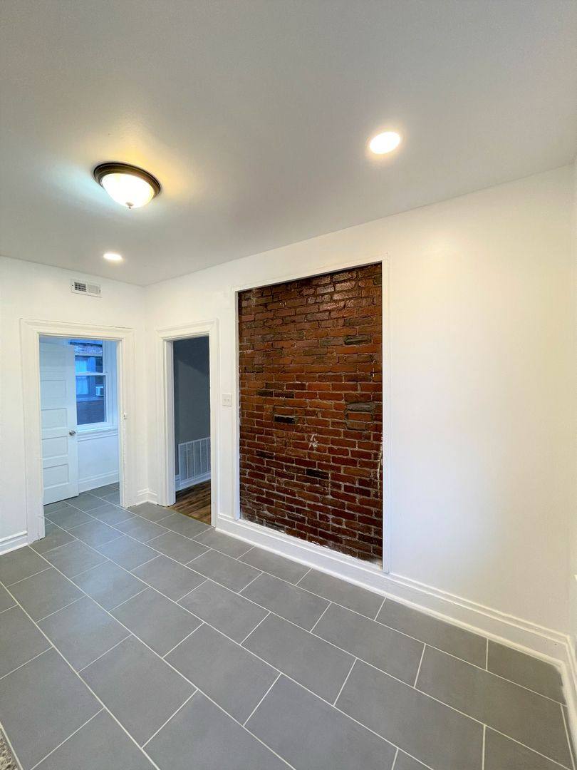 Apartment for rent at 107 Parkhurst St, Pittsburgh, PA 15212