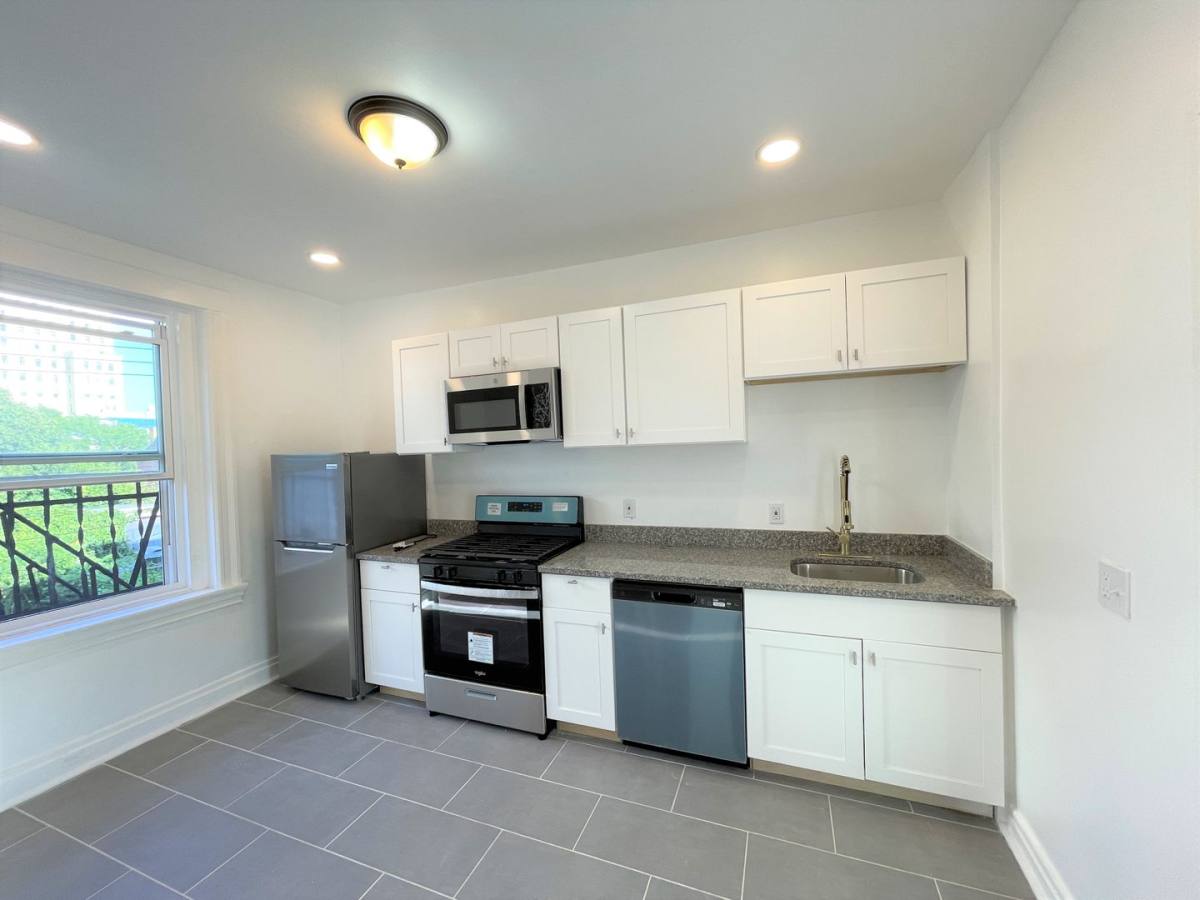 Apartment for rent at 107 Parkhurst St, Pittsburgh, PA 15212