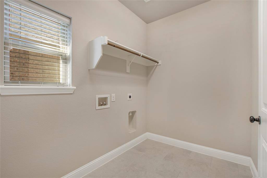 Apartment for rent at 2811 Diamond Ridge Dr, Arlington, TX 76001