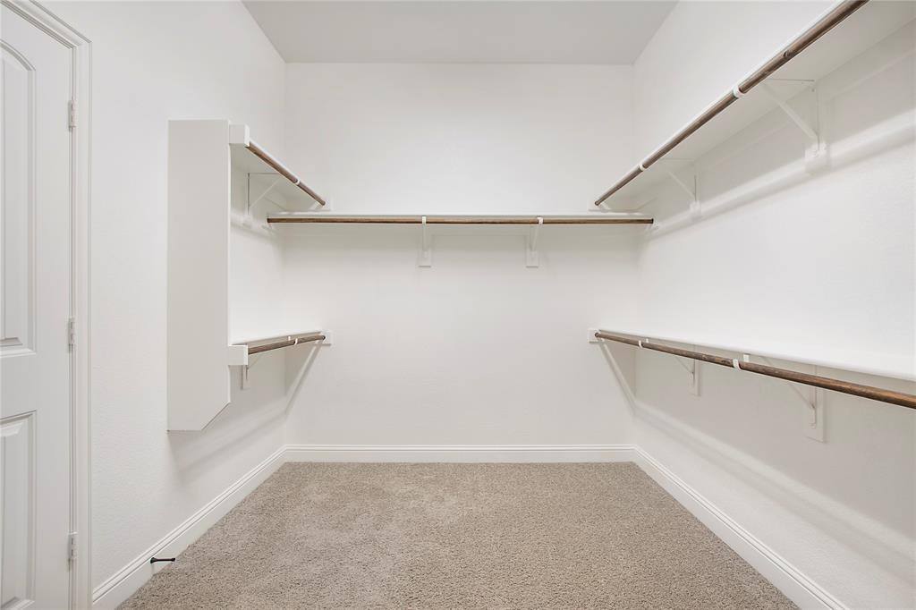Apartment for rent at 2811 Diamond Ridge Dr, Arlington, TX 76001
