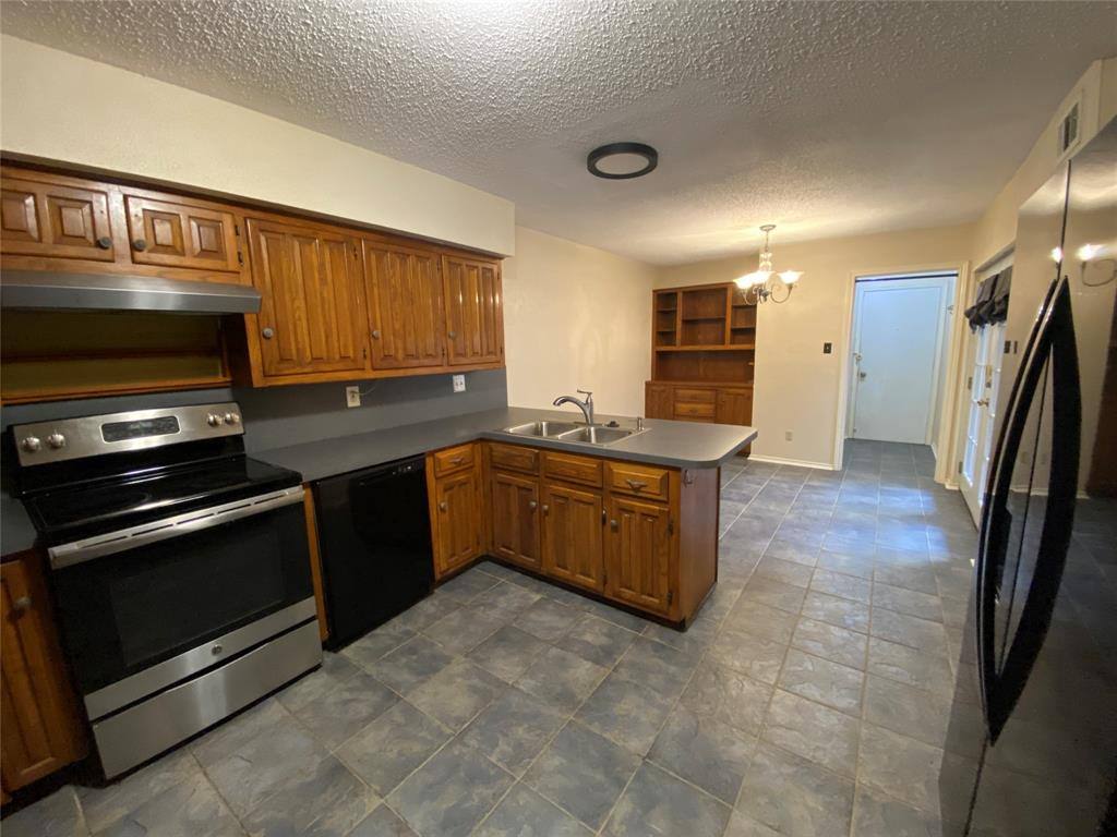 Apartment for rent at 606 Old Country Rd #606, Duncanville, TX 75137