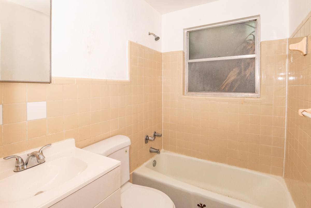 Apartment for rent at 705 13th St #705-4, West Palm Beach, FL 33401